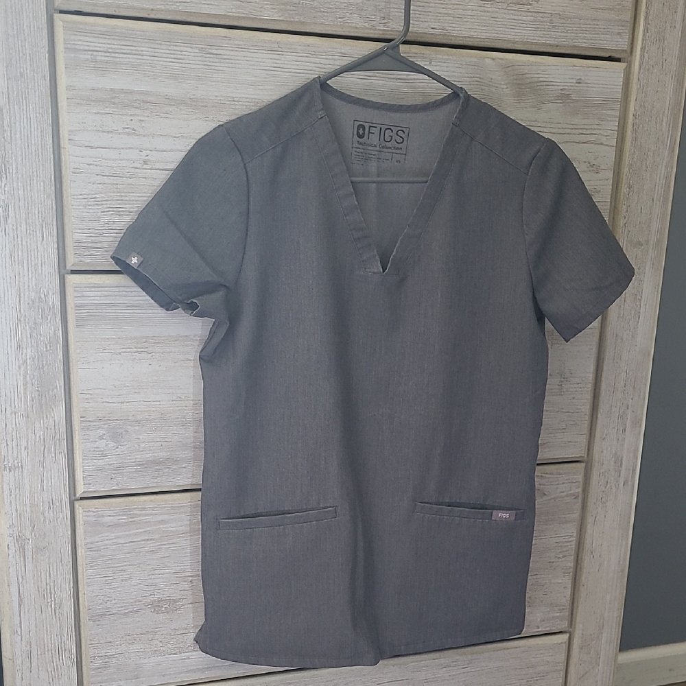 Figs Gray Scrub Top